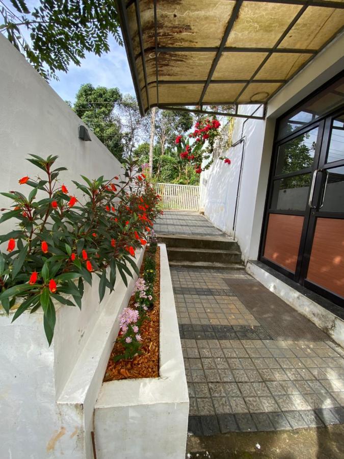 Munnar Bnb Bed and Breakfast Buitenkant foto
