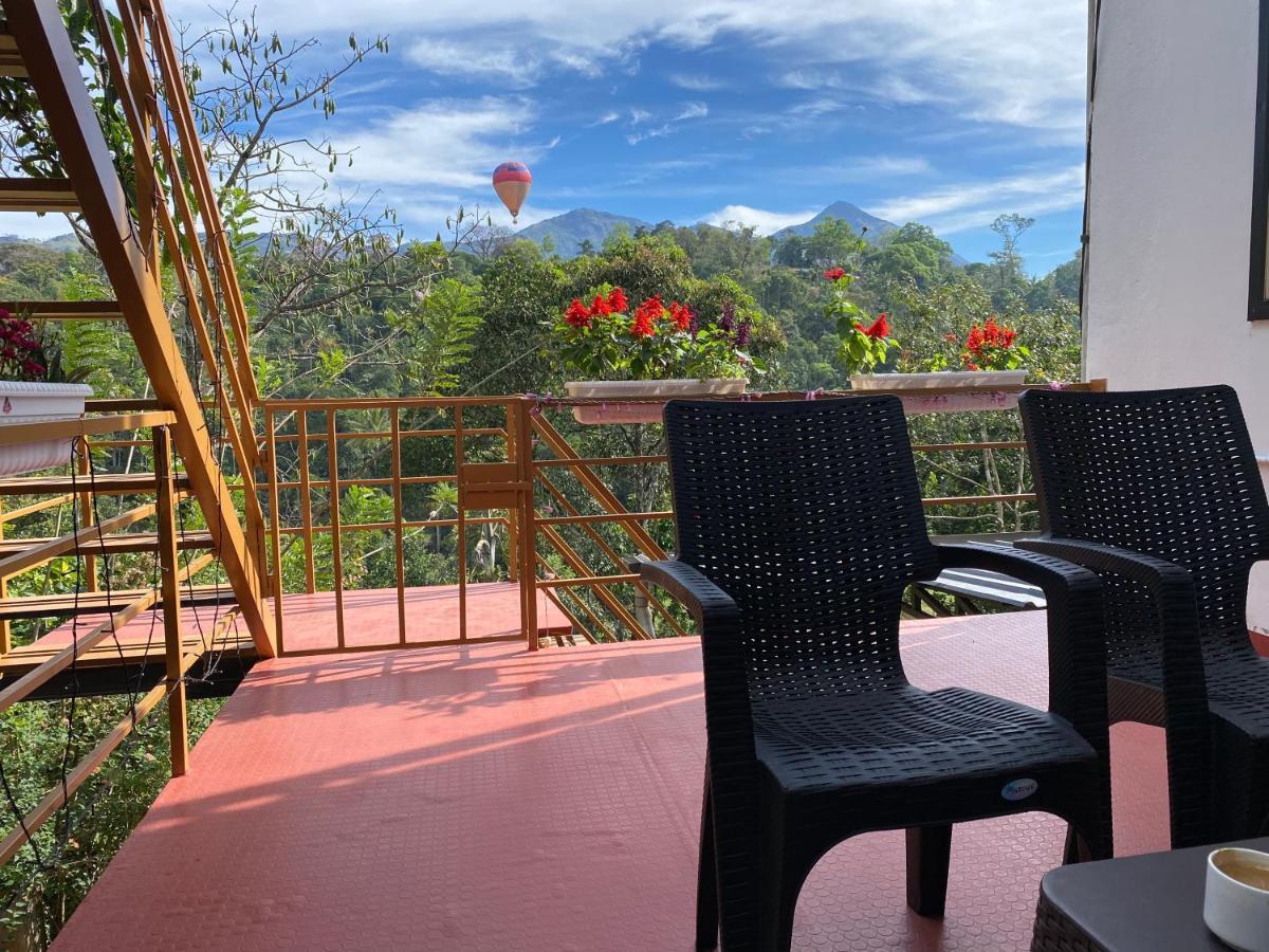 Munnar Bnb Bed and Breakfast Buitenkant foto